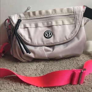 LuluLemon crossbody/fannypack